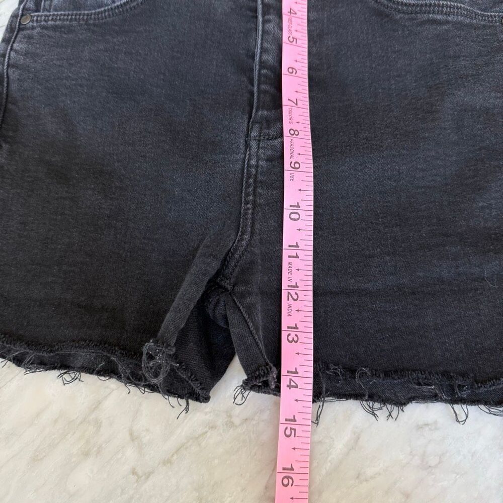 Anthropologie Pilcro The Icon Black High Rise Denim Shorts Sz 30 Raw Hem Stretch - Picture 8 of 9